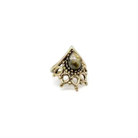Tanvi Labradorite Ring